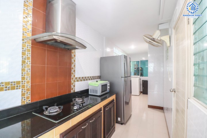 *****บ้านแฝดมือสองย่านนนทบุรี ม.โฮมเพลส วงแหวน-รัตนาธิเบศร์ หลังมุม! เนื้อที่กว้างขวางมากถึง 43.10 ตร.ว. ฟังก์ชัน 3 ห้องนอน 2 ห้องน้ำ ที่จอดรถ 2 คัน ต่อเติมครบ พร้อมเข้าอยู่ ตั้งอยู่บนทำเลแห่งการเดินทาง ใกล้รถไฟฟ้าสายสีม่วง "สถานีคลองบางไผ่" และจุดขึ้นทางด่วน "กาญจนาภิเษก"